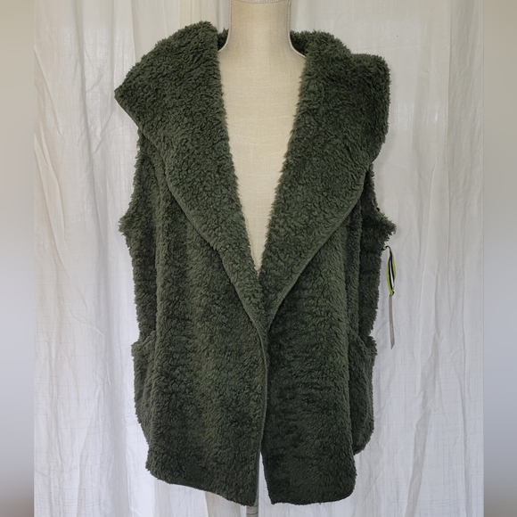 Te Verde Designed in NYC Women's Vest Hooded with Pockets Faux-Fur Sage … - Picture 1 of 12